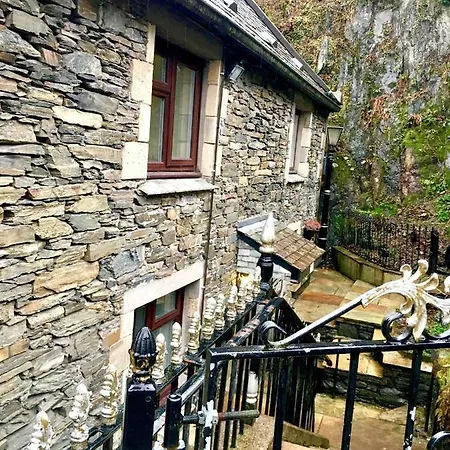 Honeypot In Centre Of Bowness-on-Windermere