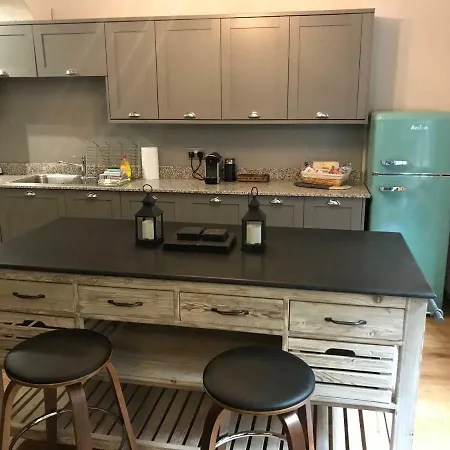 Honeypot In Centre Of